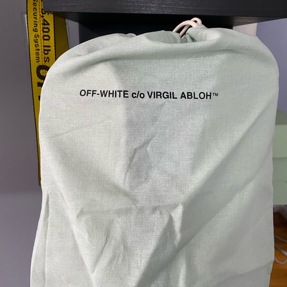 Off White - Picture 6 of 10